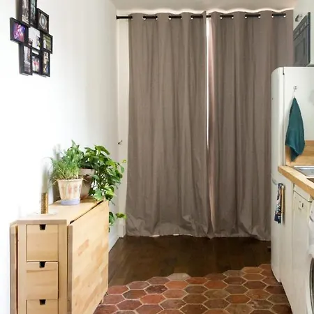 Apartment Hostnfly - Charming Studio Near Republic Paris