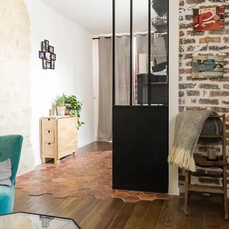 Hostnfly - Charming Studio Near Republic * Paris