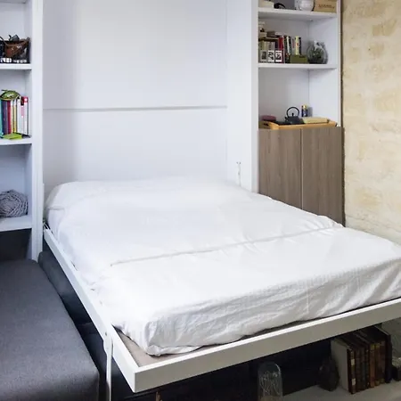 Apartment Hostnfly - Charming Studio Near Republic *